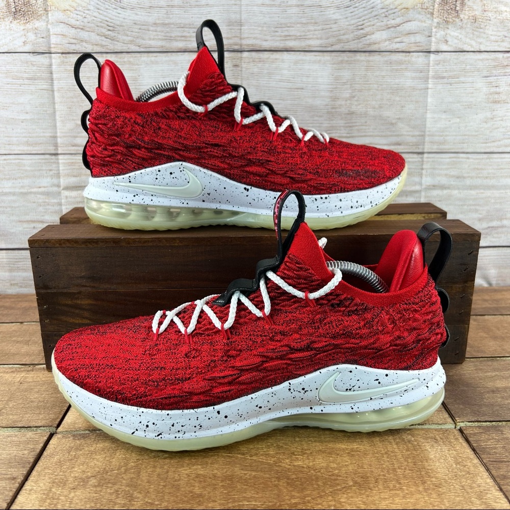 Nike LeBron 15 Low ‘University Red’